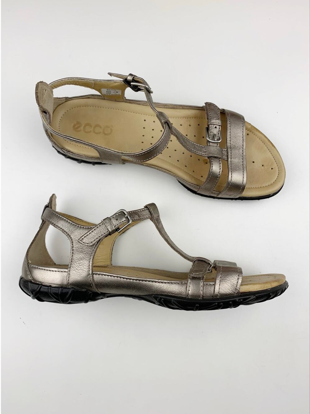 Ecco Flash T-Strap Sandals Gold Leather Strappy Comfort Shoes Womens 38 US 7 7.5
